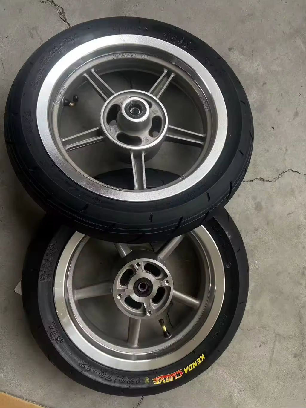 New Black Rubber 195/65R15 Front and Rear Kenda Wheels for Tuttio Motorcycle Replacement